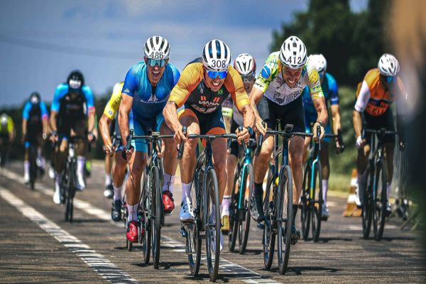 Velocidade e emoção: GP Cascavel de Ciclismo reúne atletas de cinco países