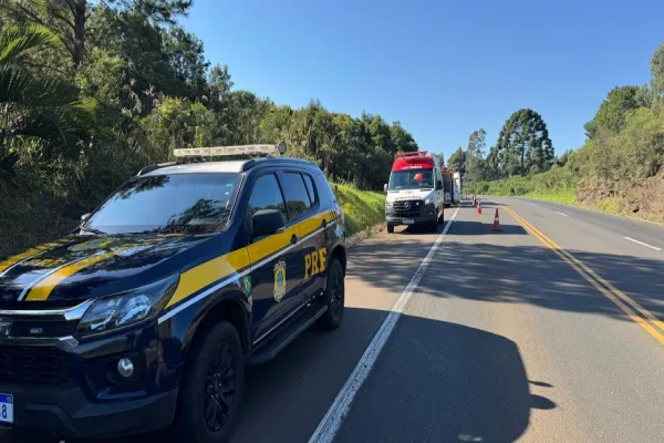 Foto relacionada a notícia: Duas pessoas ficam gravemente feridas após colisão na BR-277 em Guarapuava