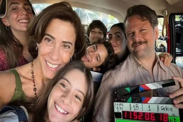 Imagem referente a notícia: Filme Brasileiro “Ainda Estou Aqui” conquista o Primeiro Oscar da História do Brasil