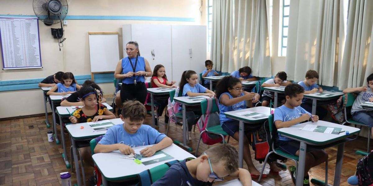 Prefeitura de Cascavel faz convocação de 64 profissionais para atuarem na educação