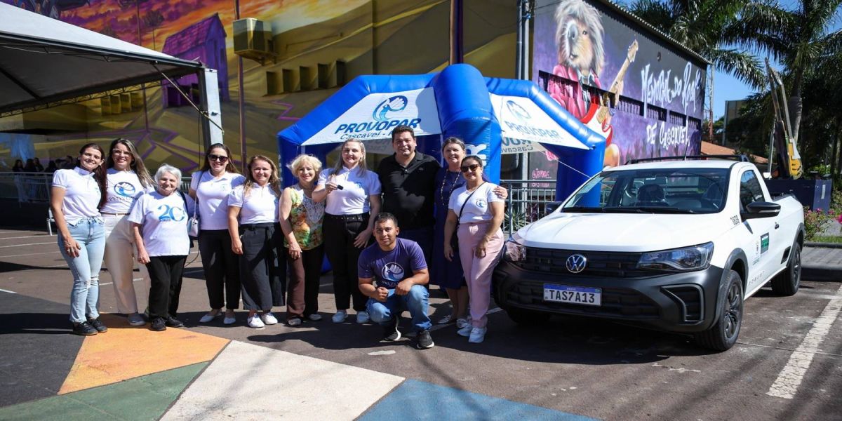 Gugu Bueno entrega primeiro veículo zero quilômetro ao Provopar de Cascavel