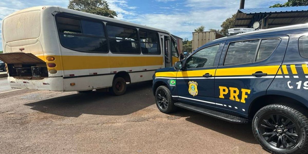 Ônibus da morte! PRF flagra veículo superlotado, sem segurança e com motorista suspenso na BR-277