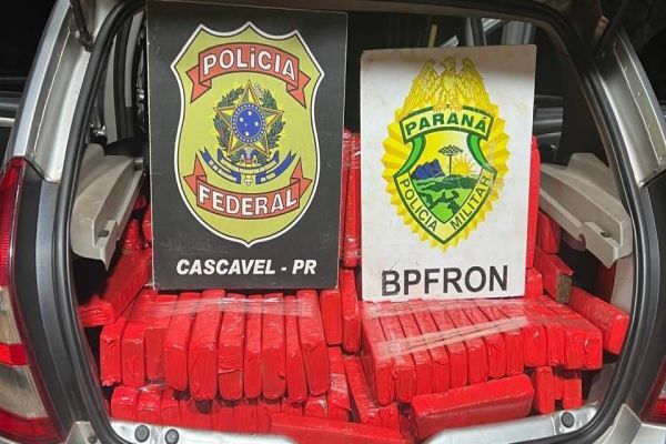 BPFRON e Polícia Federal apreendem 200 kg de maconha na BR-277 em Cascavel
