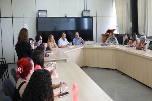 Renato Silva anuncia aumento de 6,27% no salário dos professores da Educação Infantil de Cascavel