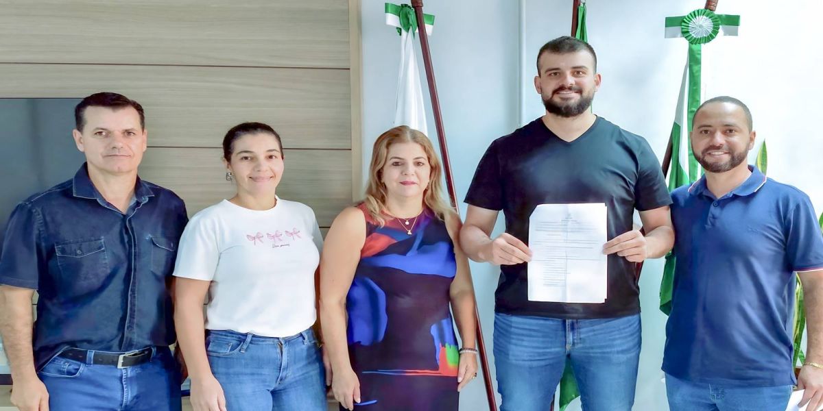 Fão do Bolsonaro e Semed se unem para equipar escolas com câmeras e ar condicionado