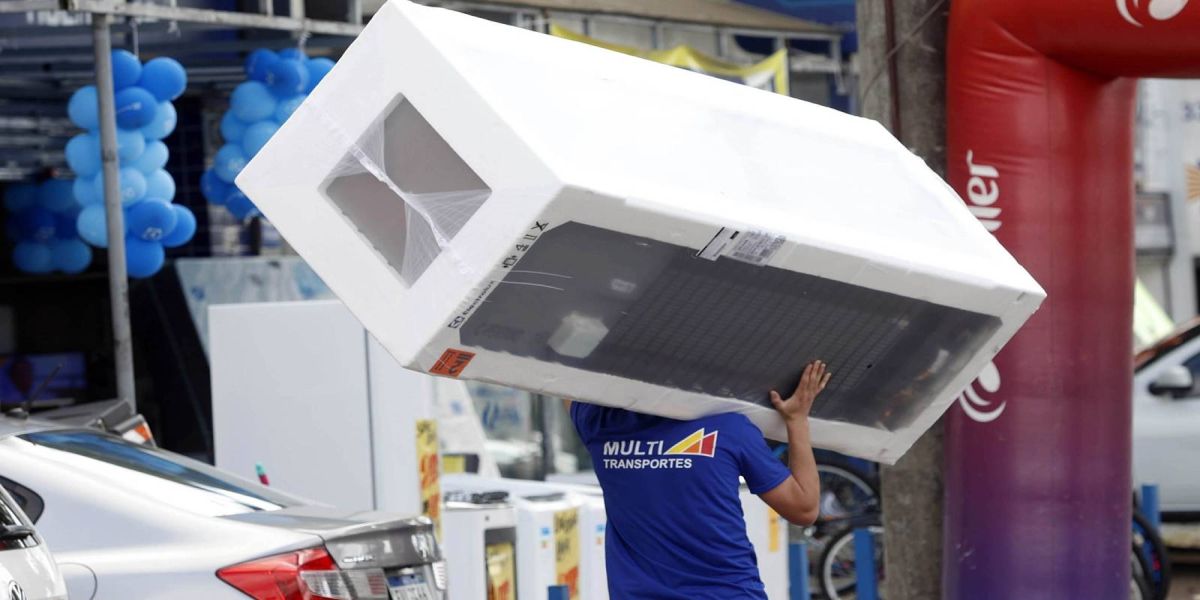 Eletrodomésticos, móveis e vestuário impulsionaram aumento do comércio em 2025