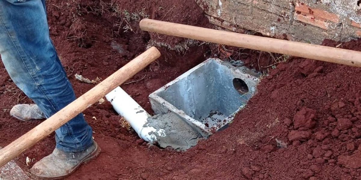 Obra de drenagem resolve problema crônico no CMEI Construindo o Saber de Corbélia