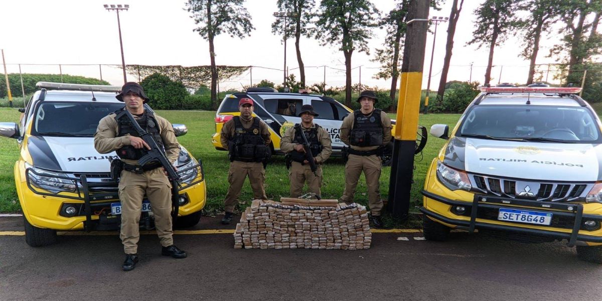 Cerco policial na rodovia termina com traficante preso e quase 150 kg de droga apreendidos