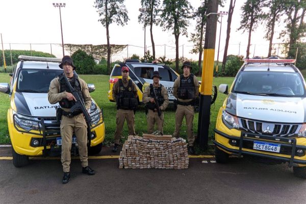 Cerco policial na rodovia termina com traficante preso e quase 150 kg de droga apreendidos