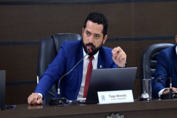 Tiago Almeida pede recursos federais para construção de piscina coberta na região sul
