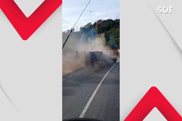 Carreta com freio adulterado tomba na BR-376 em Guaratuba; O acidente foi gravado por motoristas