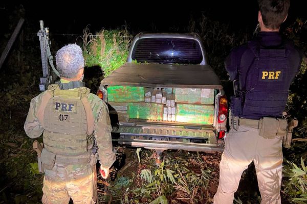 Imagem referente a notícia: PRF confisca mais de uma tonelada de maconha em duas ocorrências distintas no oeste do Paraná