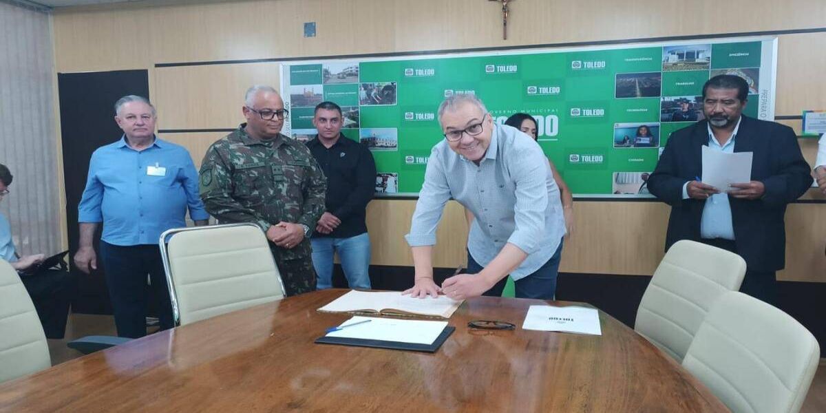 Mario Costenaro toma posse como presidente da Junta de Serviço Militar de Toledo