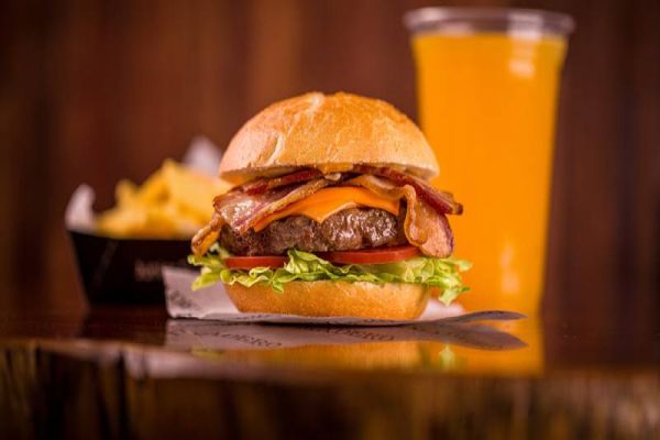 Madero e Jeronimo Burger juntos: novo restaurante híbrido une as duas marcas em Cascavel