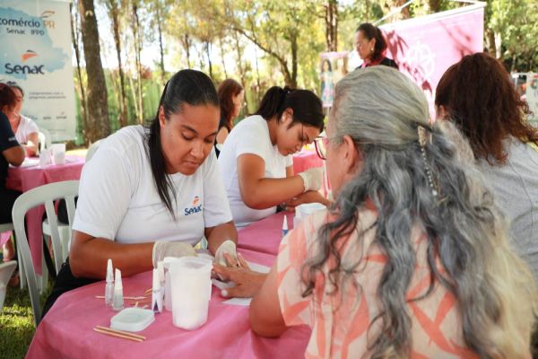 3° Encontro da Mulher Norte reúne mais de 700 cascavelenses e celebra público feminino