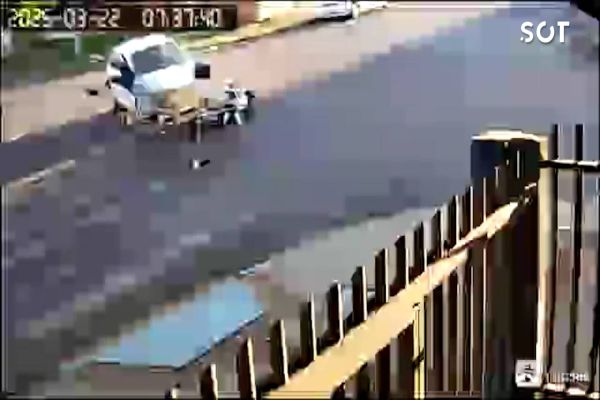 Motociclista fica ferido após forte colisão com carro no Bairro Morumbi em Cascavel