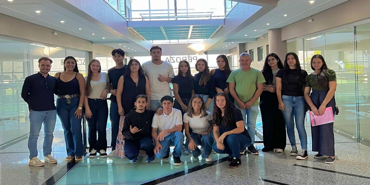 Alunos do Colégio Duque de Caxias recebem curso da Agência do Trabalhador e Sala do Empreendedor