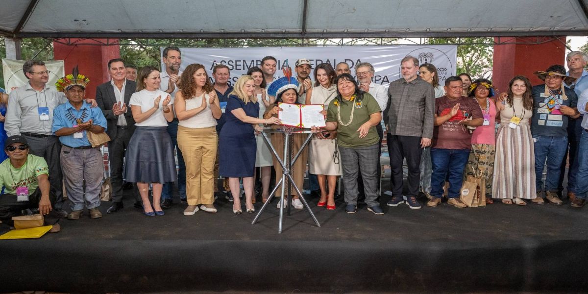 Acordo inédito vai permitir compra de 3 mil hectares de terras para indígenas Avá-Guarani, no Paraná