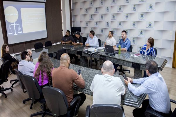 Comissões ouvem Semed sobre revogação de lei que define limite de alunos por sala