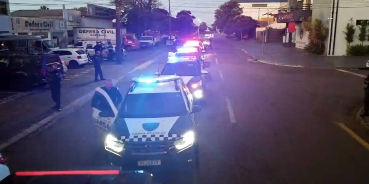 GM realiza operação contra moradores de rua e apreende facas e objetos pontiagudos em Cascavel