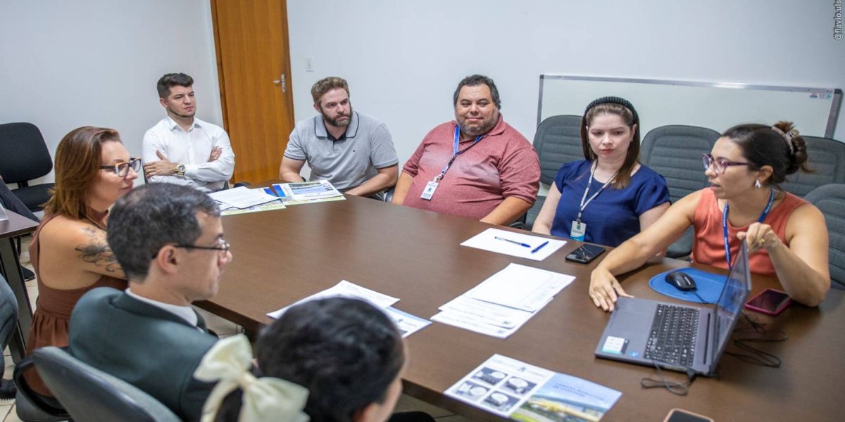 Corbélia quer implantar Câmara Mirim e faz visita técnica para conhecer a de Cascavel