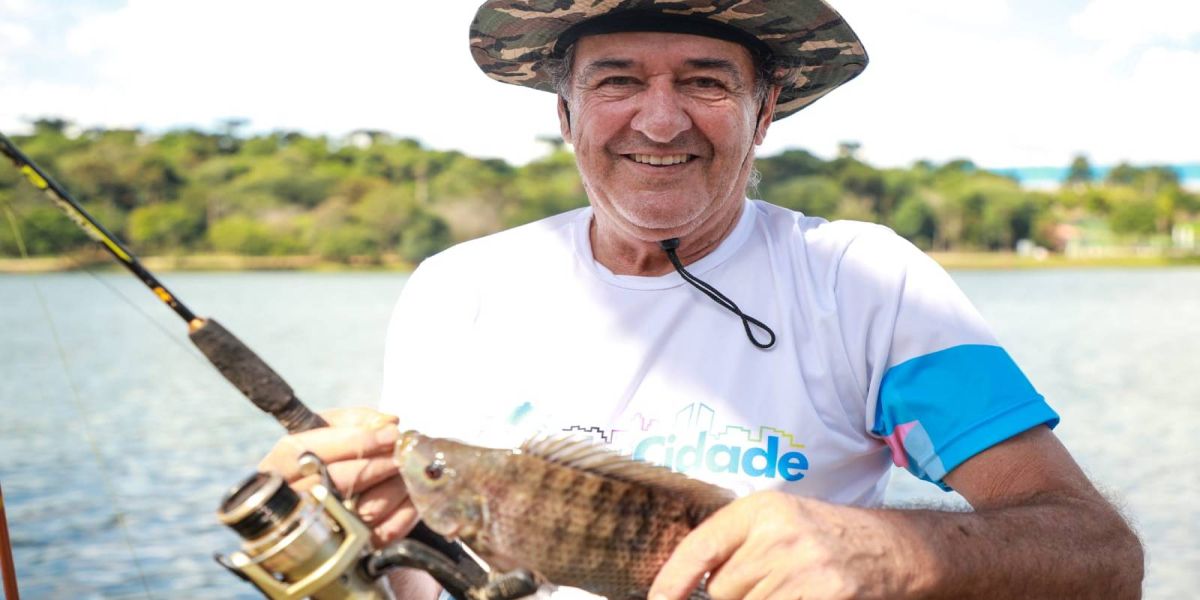 Terceira idade tem tarde de pescaria no Lago Municipal de Cascavel