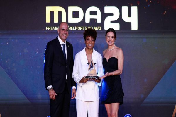 Atleta do Stein Cascavel Futsal conquista dois prêmios no Melhores do Ano 2024 da CBDU