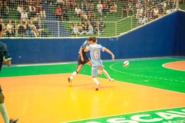 Mais de 2,5 mil estudantes de 54 instituições de ensino dão show em abertura emocionante dos Jogos