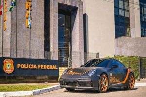 Imagem referente à notícia: Porsche de R$ 1,5 milhão vira viatura da Polícia Federal em Santa Catarina