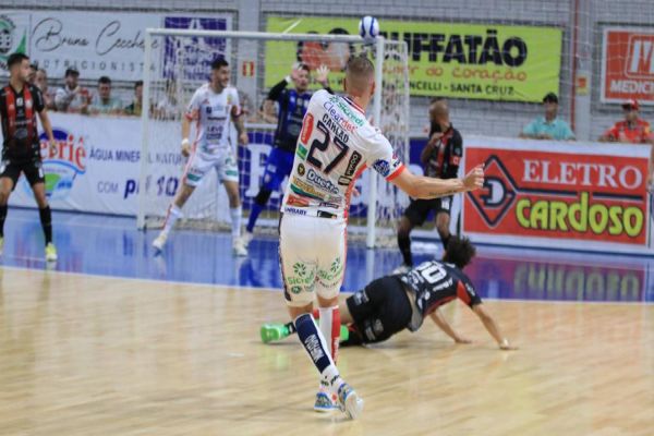 Cascavel Futsal brilha em casa e vence Campo Mourão no Paranaense