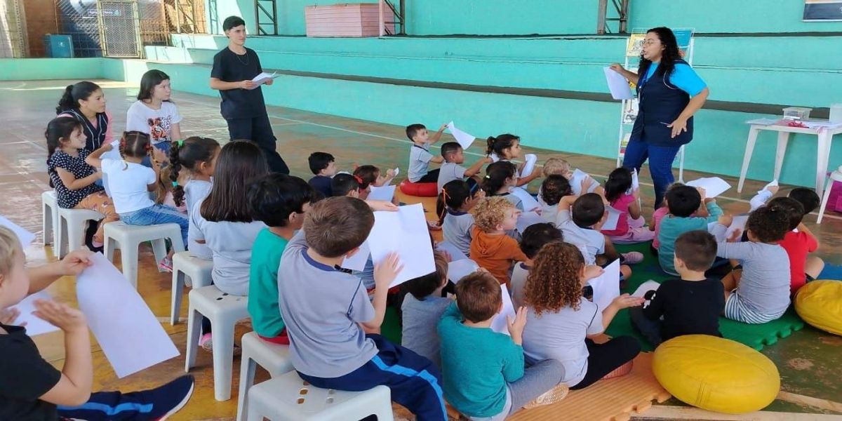 BiblioSesc chega a Corbélia para incentivar o hábito da leitura entre alunos da rede municipal