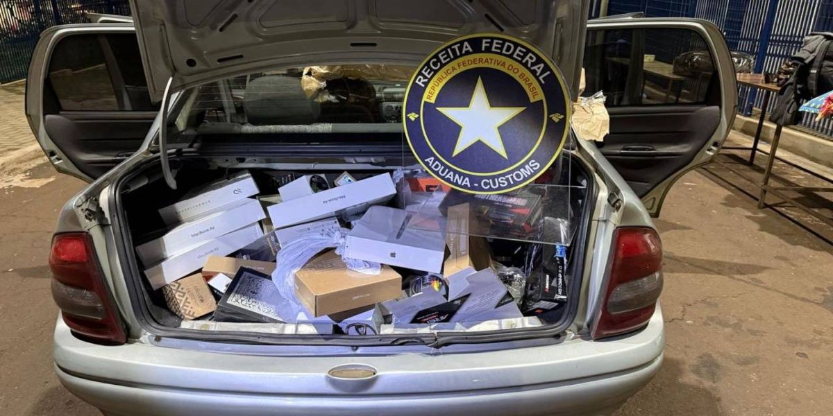 Cinco veículos com mercadorias irregulares são apreendidos pela Receita Federal na BR-277