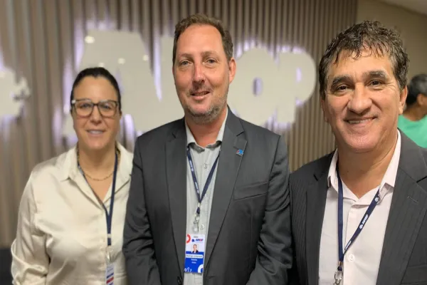Foto relacionada a notícia: Rodrigo Schanoski é eleito novo presidente da AMOP