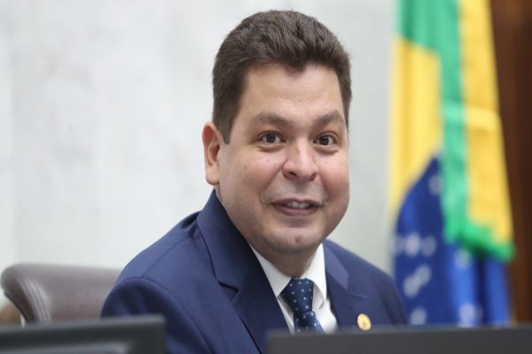 CNH Social promove inclusão e novas oportunidades para os paranaenses, destaca Gugu Bueno