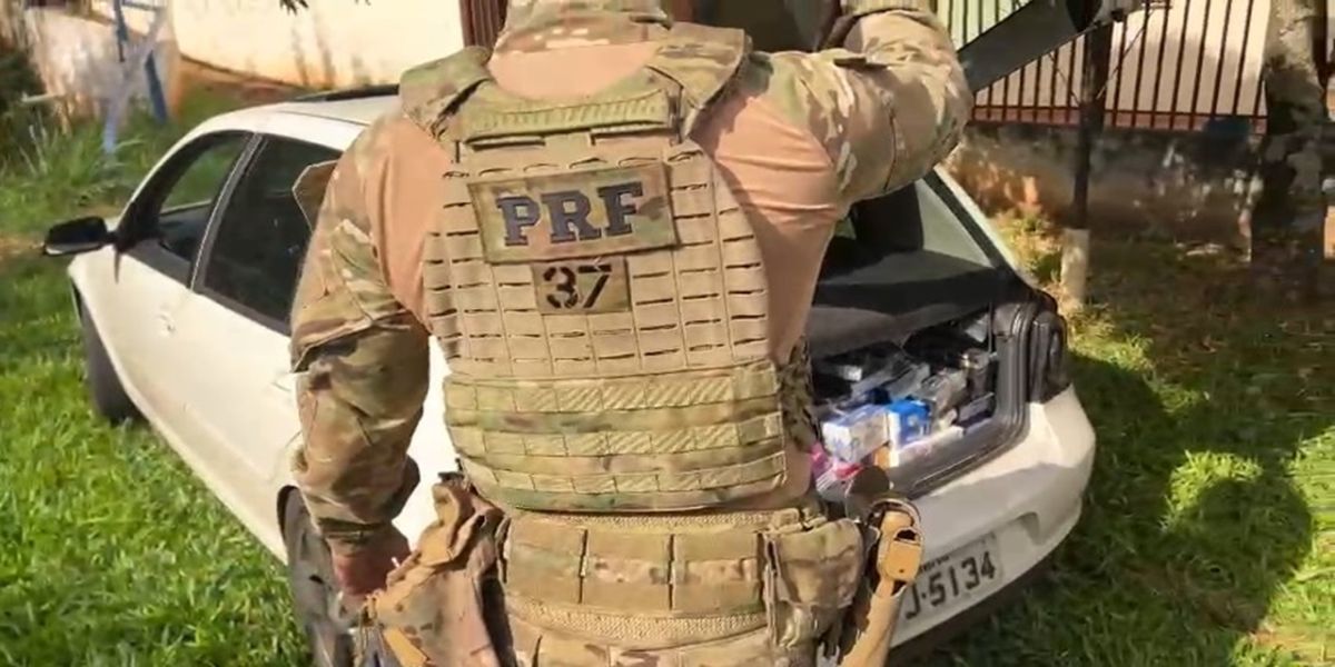 PRF apreende veículo abarrotado de cigarros eletrônicos em Goioerê