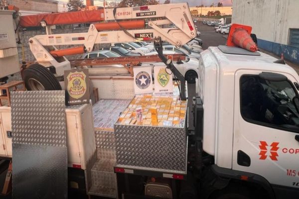 Carro da Copel: Apreensão milionária de celulares é feita em fundo falso de caminhão na BR-277 em Santa Tereza do Oeste