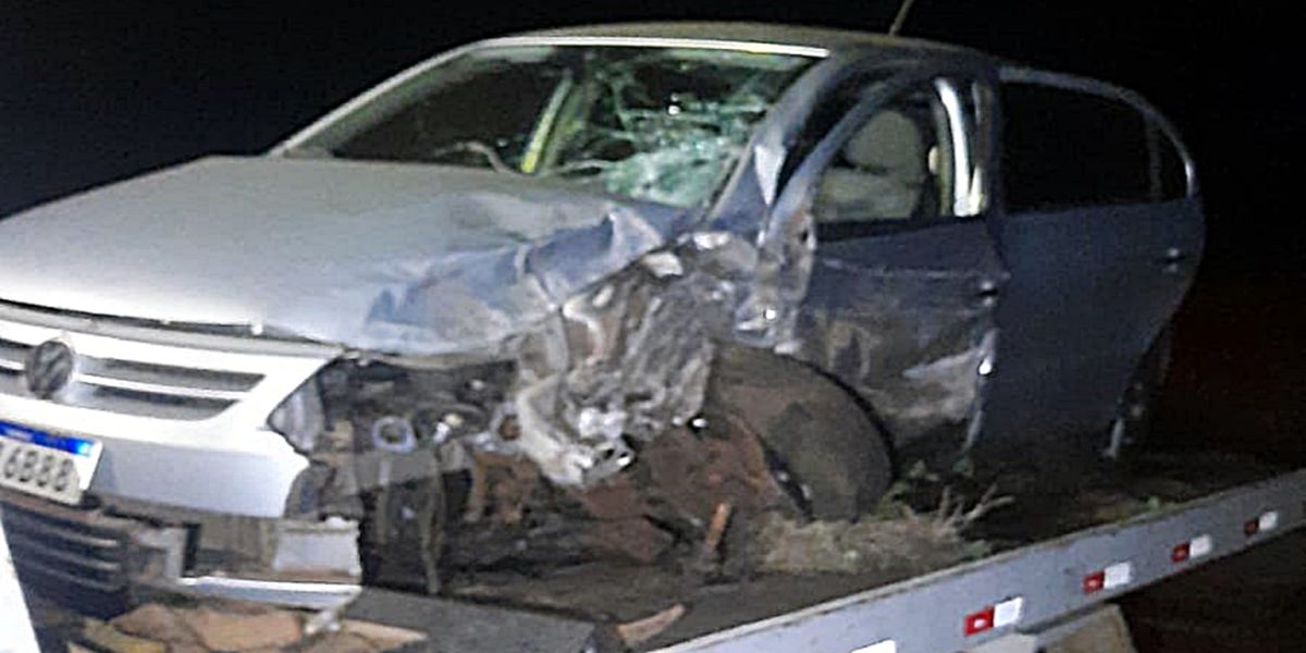 Colisão frontal na PR-585 deixa dois feridos e causa danos materiais