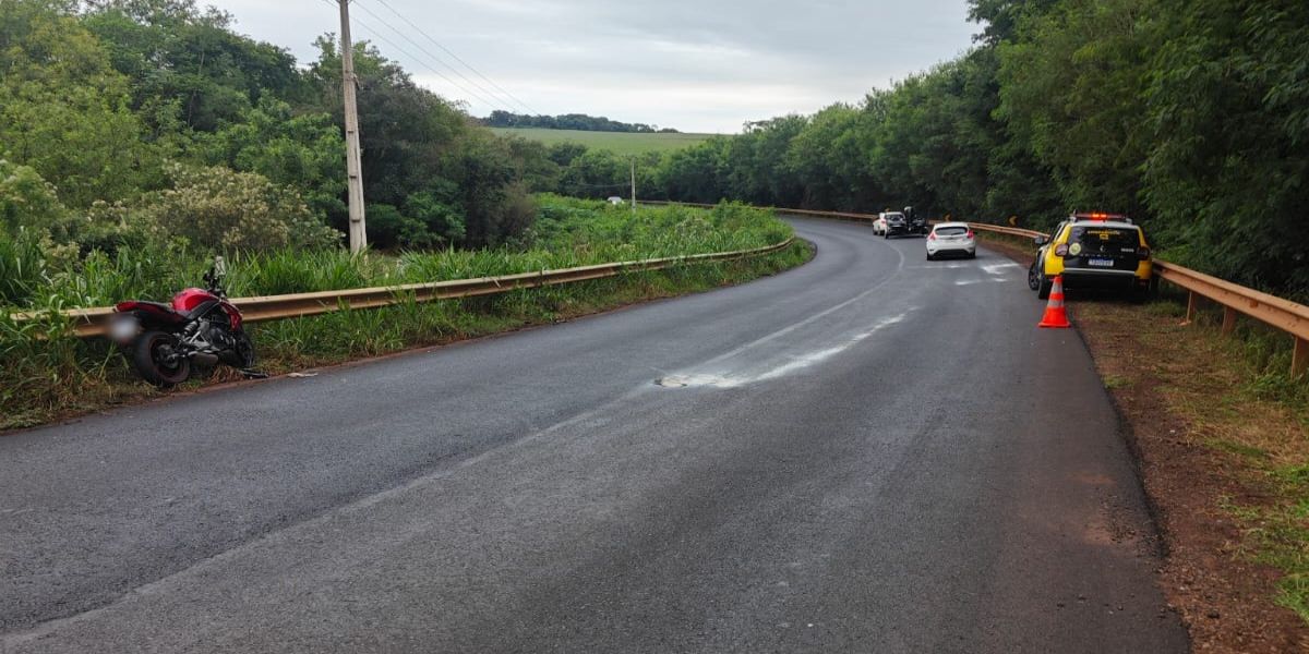 Colisão frontal na PRC-467 deixa dois feridos em estado grave e moderado.
