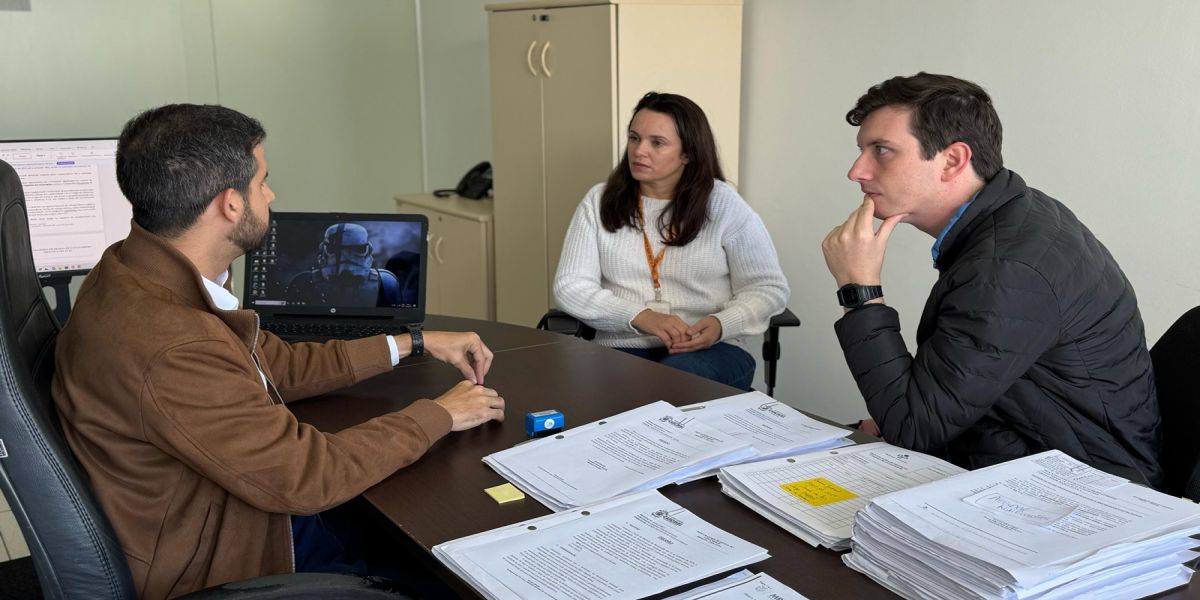 Aumento na conta de luz: vice-prefeito visita PROCON e verifica atendimentos