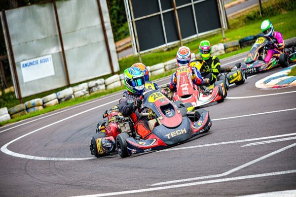 Disputas acirradas marcam a 2ª etapa do Metropolitano de Kart de Cascavel