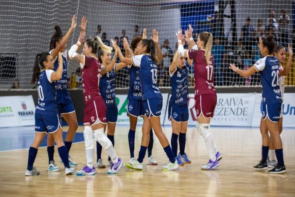 Stein Cascavel estreia no Paranaense com vitória vibrante sobre o Colombo/CEP