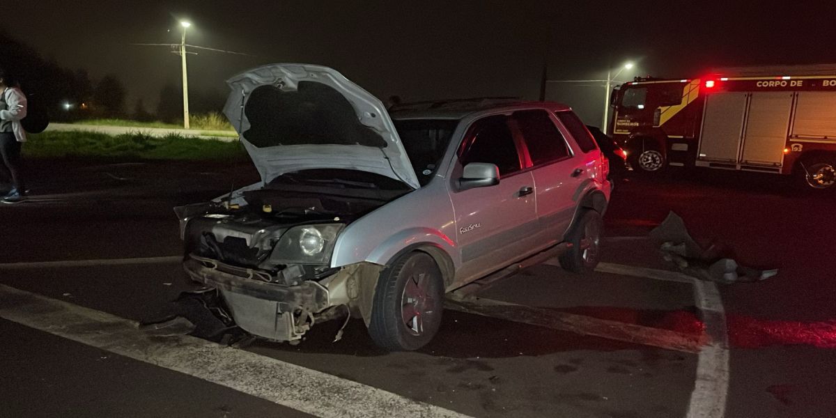 Colisão entre dois veículos deixa jovem de 20 anos ferido na BR-467 em Cascavel