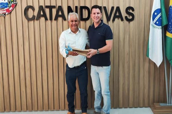 Servidor é homenageado por 34 anos de dedicação à Prefeitura de Catanduvas