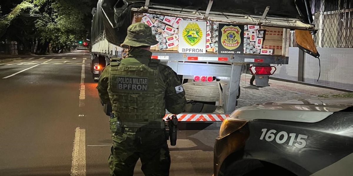Caminhão com 40 mil pacotes de cigarros contrabandeados é apreendido pela PF e BPFRON na BR-277