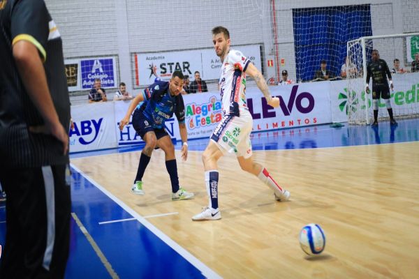 Cascavel Futsal atropela a ABF e embala quarta vitória seguida no Paranaense