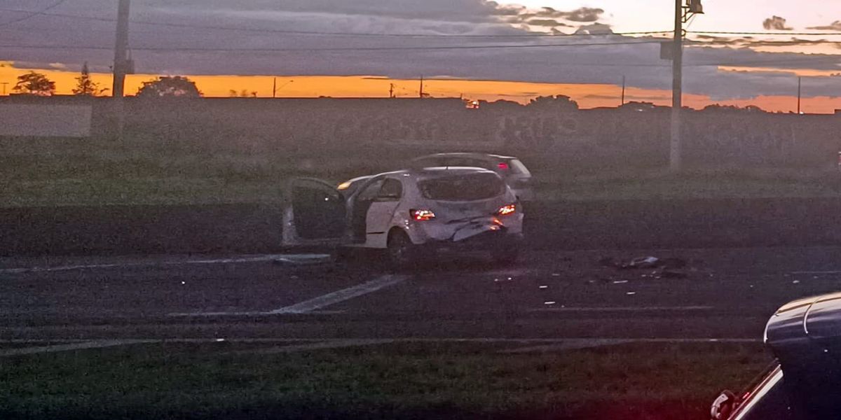 Três veículos se envolvem em acidente na BR-277 em Cascavel