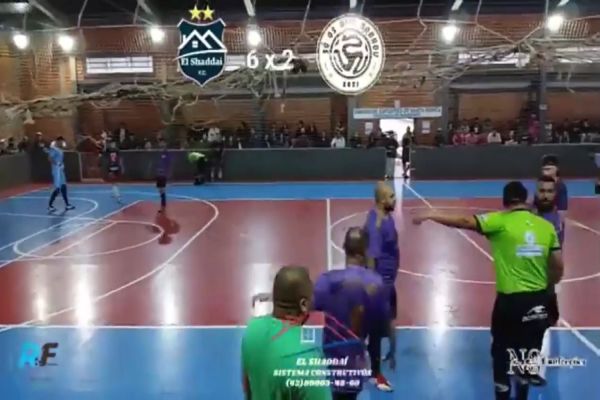 Imagem referente a notícia: Injúria racial interrompe partida de futsal e jovem é presa em flagrante em Ponta Grossa