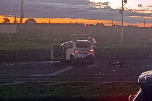 Três veículos se envolvem em acidente na BR-277 em Cascavel