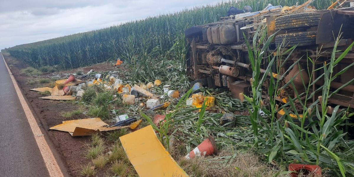 Capotamento na PR-581 deixa cinco homens feridos em Assis Chateaubriand