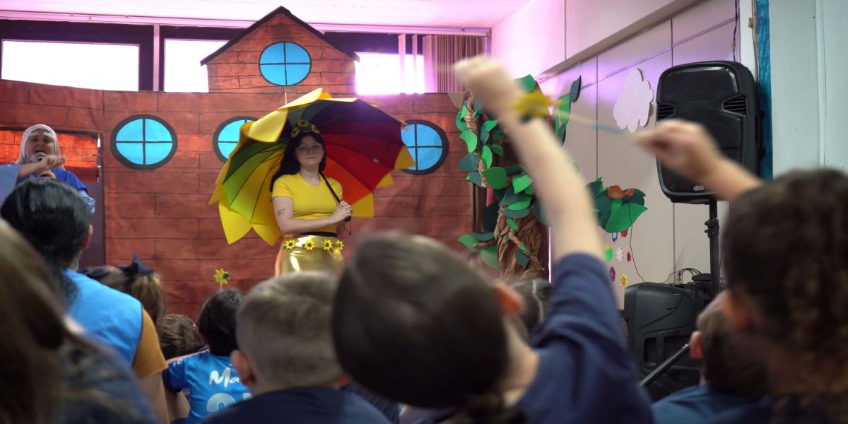 Biblioteca Pública promove teatro musical e encanta criançada em Cascavel